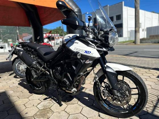 TRIUMPH TIGER 800 XRX TRIUMPH TIGER 800 XRX